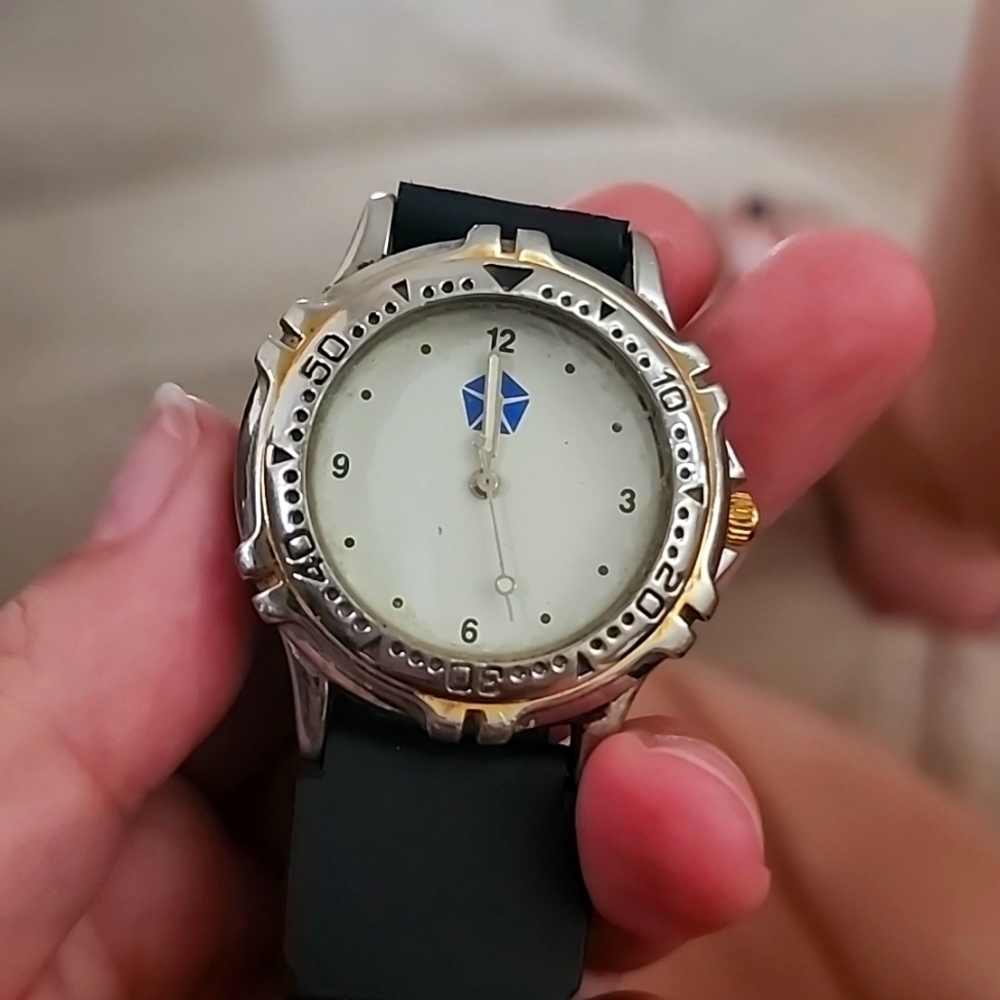 Chrysler Pentastar logo vintage time piece